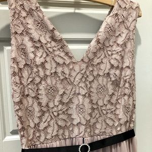 Lavender lace sleeveless maxi dress with lining. Size 6 (medium)